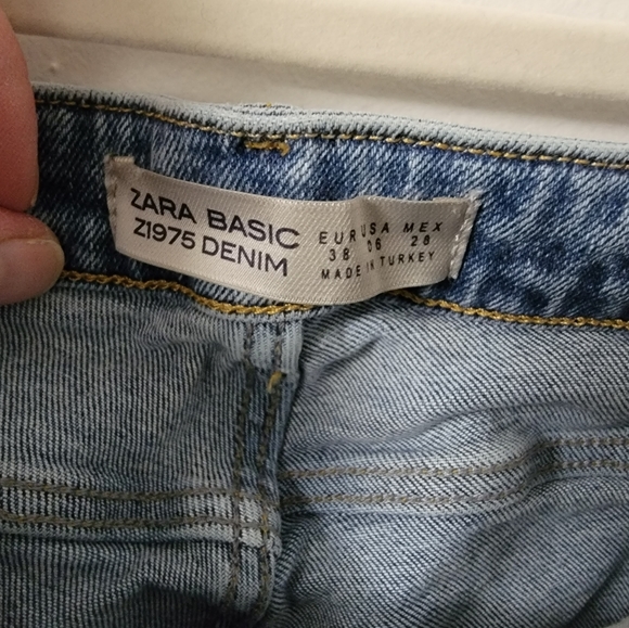 Zara Basic distressed jeans - Picture 6 of 7